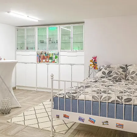 1 Bedroom Stunning In Dobra Krapkowice Dobra (Krapkowice)
